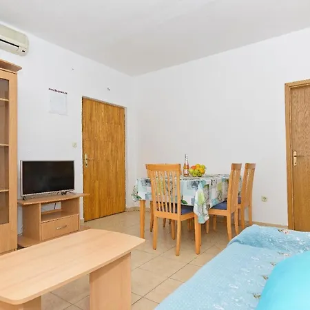 Διαμέρισμα Fuer 5 Personen Ca 50 Qm In Srima, Dalmatien Norddalmatien